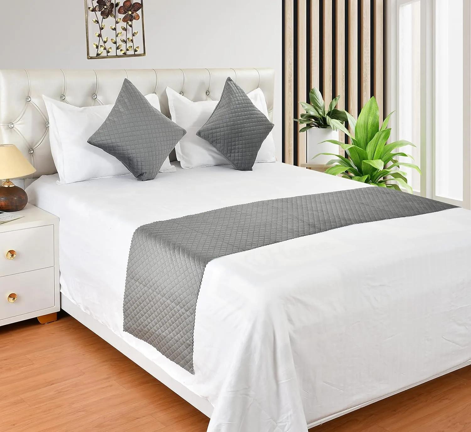 KIB 200 TC Light Grey Velvet Quilting Bedsheet Runner Set